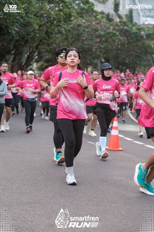 Race photo from Smartfren Run 2025 