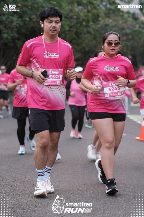 Race photo from Smartfren Run 2025 