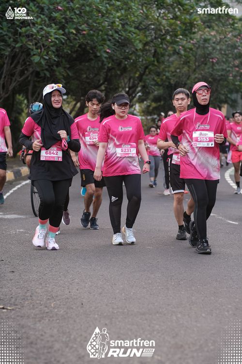 Race photo from Smartfren Run 2025 
