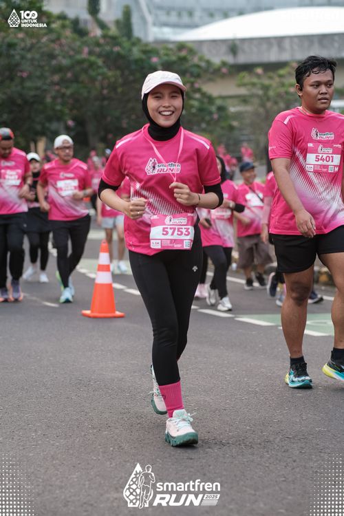 Race photo from Smartfren Run 2025 