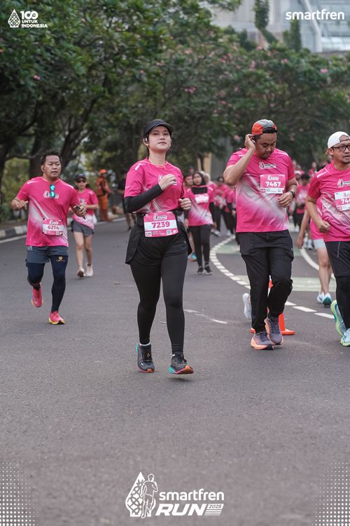Race photo from Smartfren Run 2025 