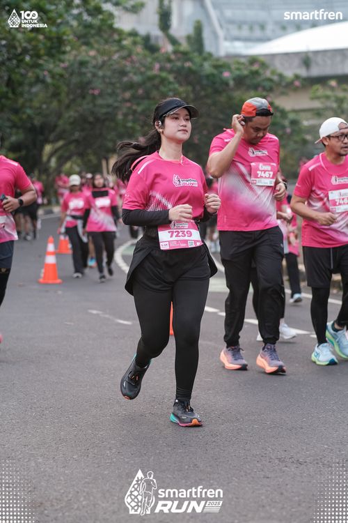 Race photo from Smartfren Run 2025 