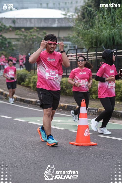 Race photo from Smartfren Run 2025 