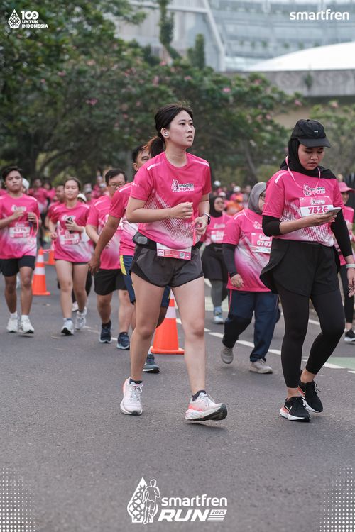 Race photo from Smartfren Run 2025 