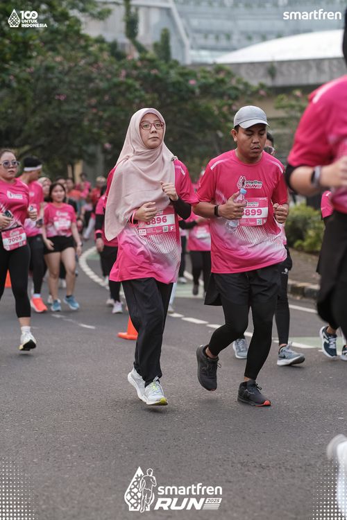 Race photo from Smartfren Run 2025 