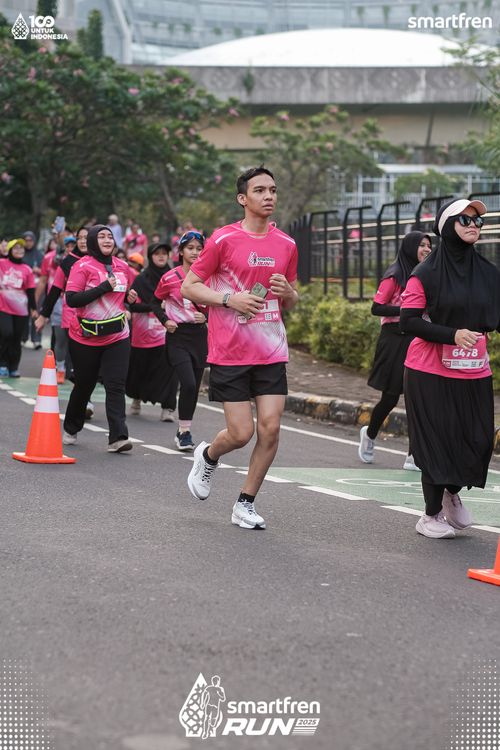 Race photo from Smartfren Run 2025 