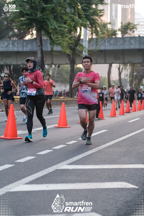 Race photo from Smartfren Run 2025 