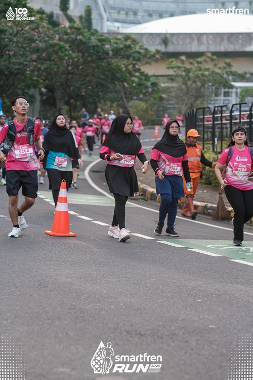 Race photo from Smartfren Run 2025 