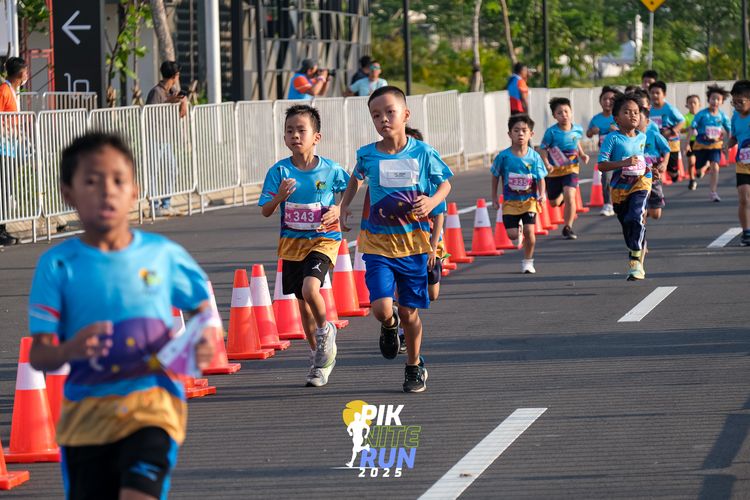 Race photo from PIK NITE RUN 2025