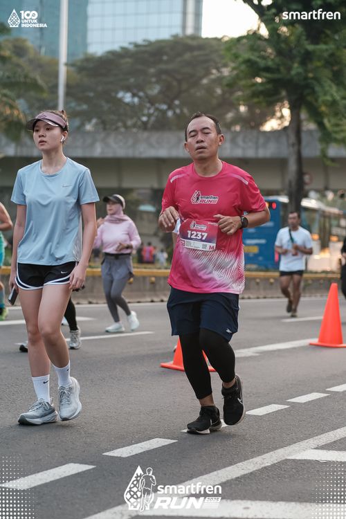 Race photo from Smartfren Run 2025 