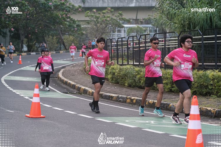 Race photo from Smartfren Run 2025 