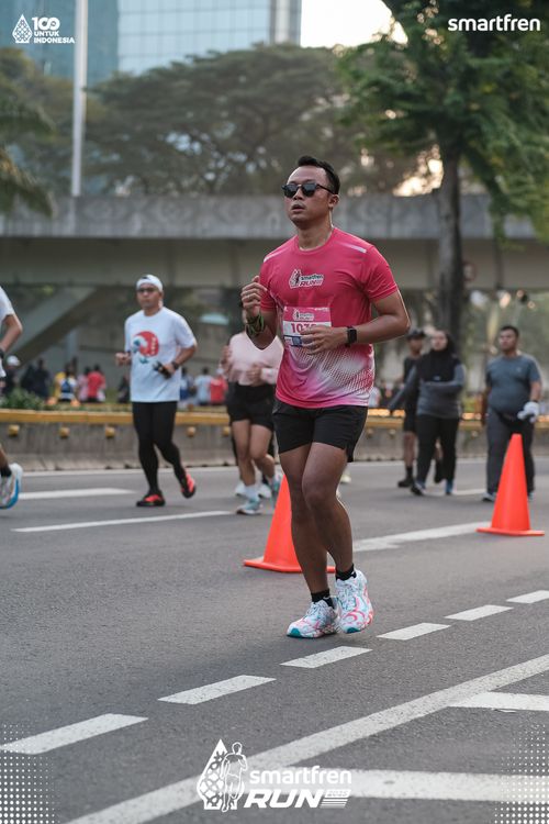 Race photo from Smartfren Run 2025 
