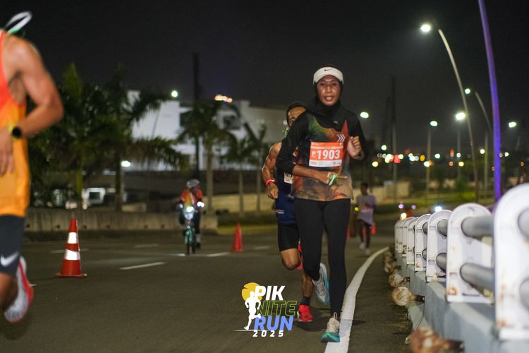 Race photo from PIK NITE RUN 2025