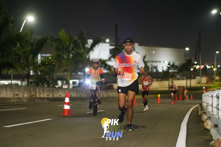 Race photo from PIK NITE RUN 2025