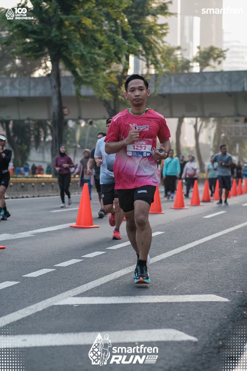 Race photo from Smartfren Run 2025 