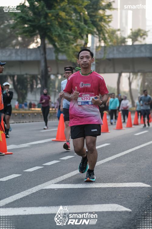 Race photo from Smartfren Run 2025 