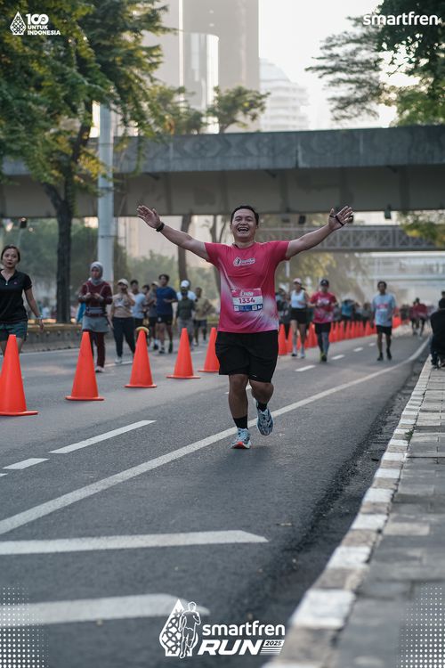Race photo from Smartfren Run 2025 
