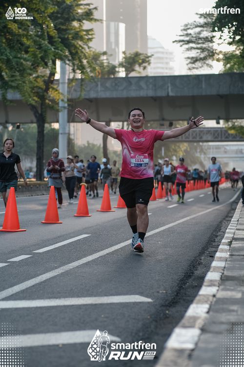 Race photo from Smartfren Run 2025 