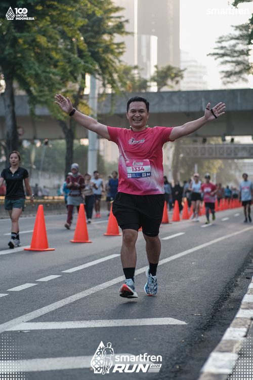 Race photo from Smartfren Run 2025 