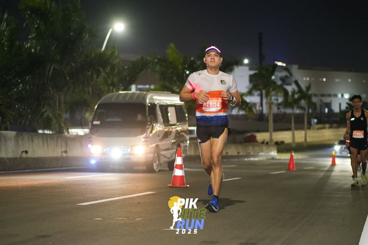 Race photo from PIK NITE RUN 2025