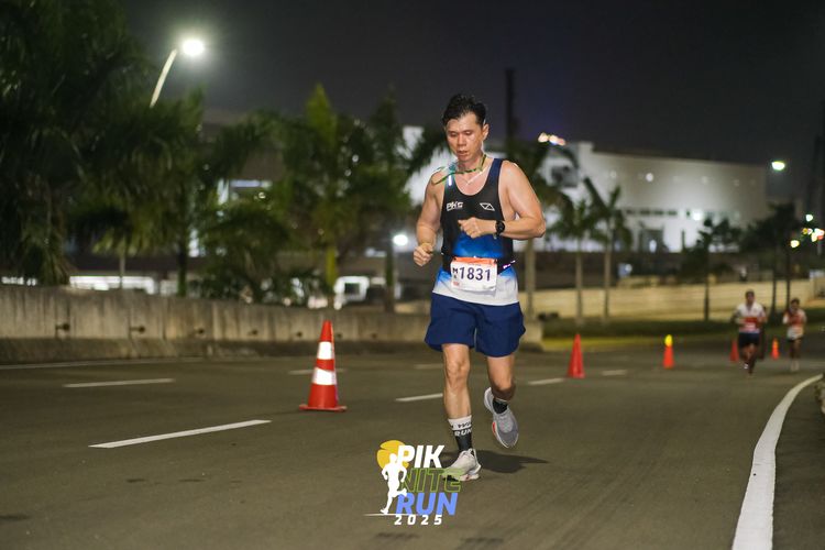 Race photo from PIK NITE RUN 2025