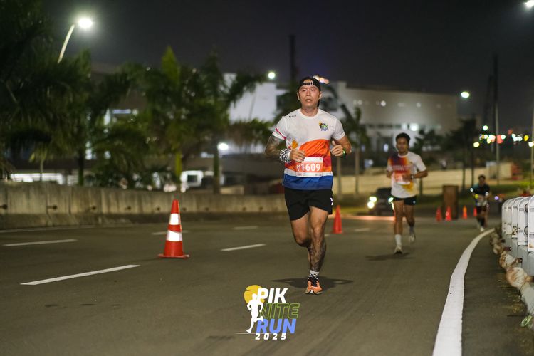 Race photo from PIK NITE RUN 2025