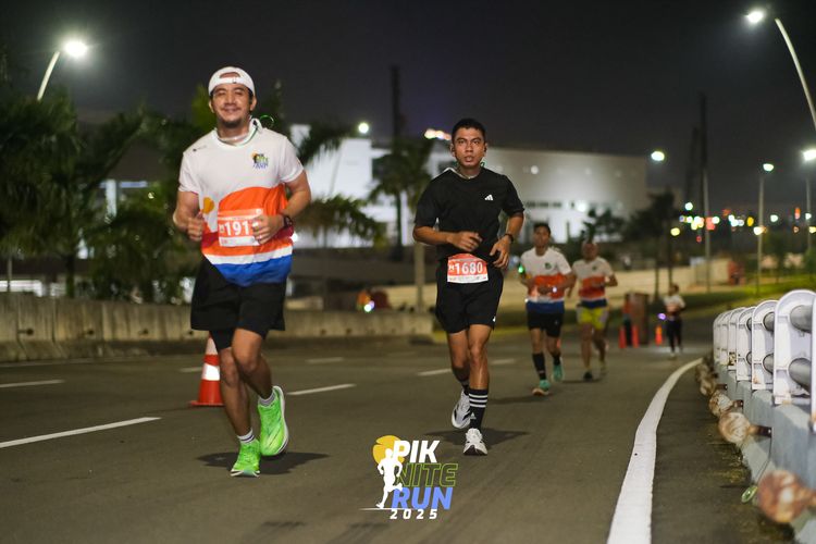 Race photo from PIK NITE RUN 2025