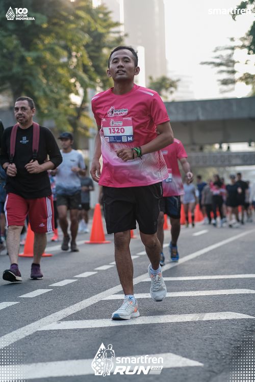 Race photo from Smartfren Run 2025 