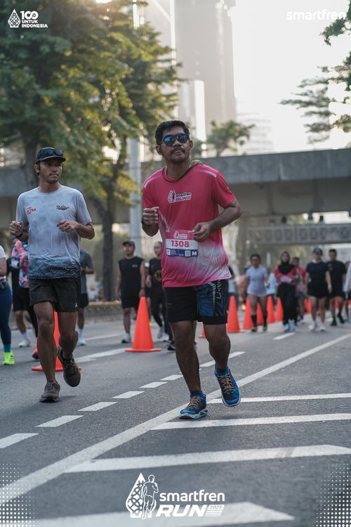 Race photo from Smartfren Run 2025 