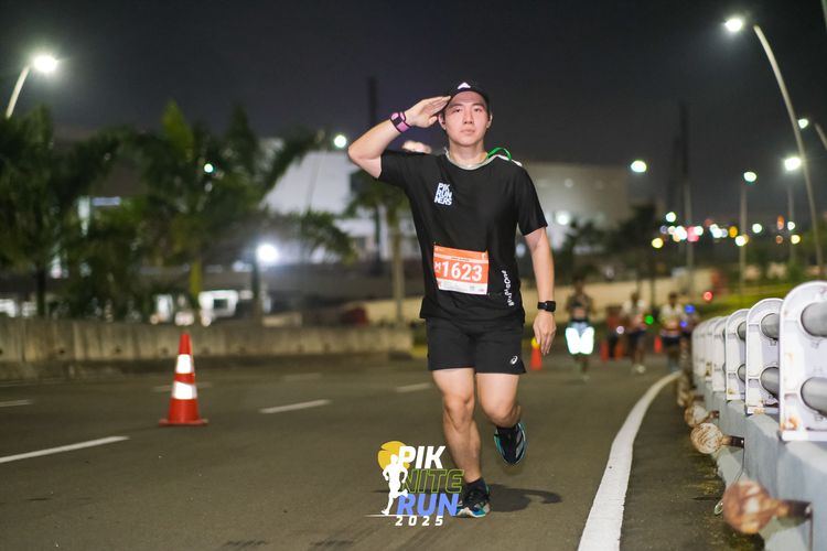Race photo from PIK NITE RUN 2025