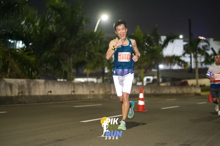 Race photo from PIK NITE RUN 2025