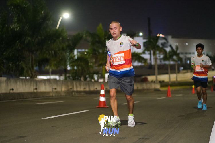 Race photo from PIK NITE RUN 2025
