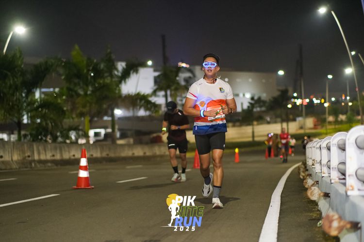 Race photo from PIK NITE RUN 2025