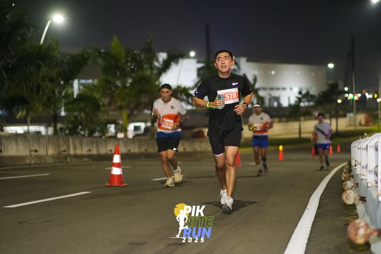 Race photo from PIK NITE RUN 2025