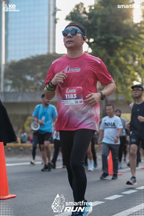 Race photo from Smartfren Run 2025 