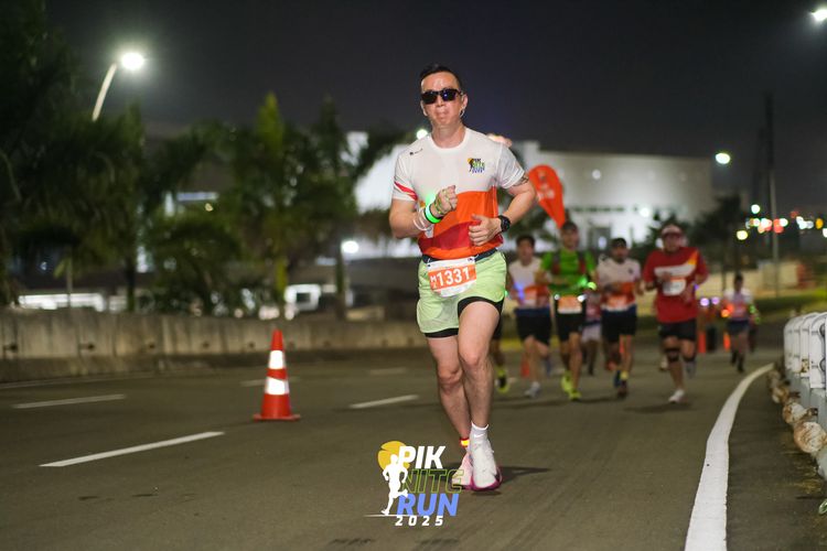 Race photo from PIK NITE RUN 2025