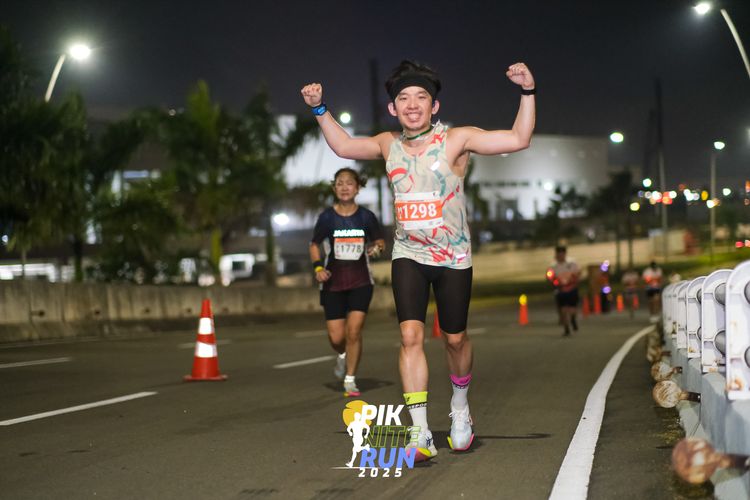 Race photo from PIK NITE RUN 2025