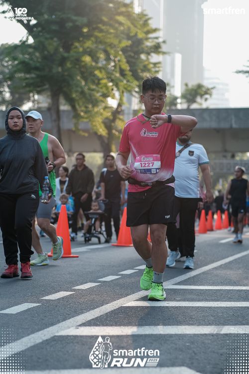 Race photo from Smartfren Run 2025 