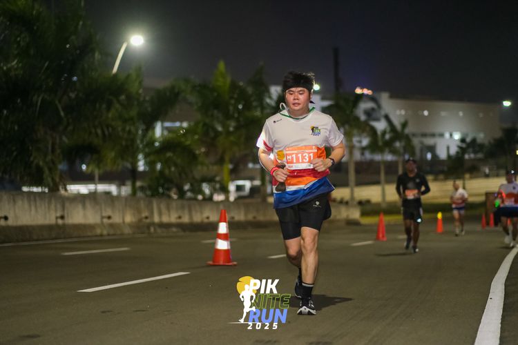 Race photo from PIK NITE RUN 2025