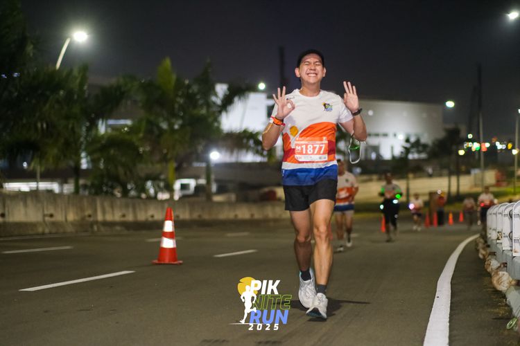 Race photo from PIK NITE RUN 2025