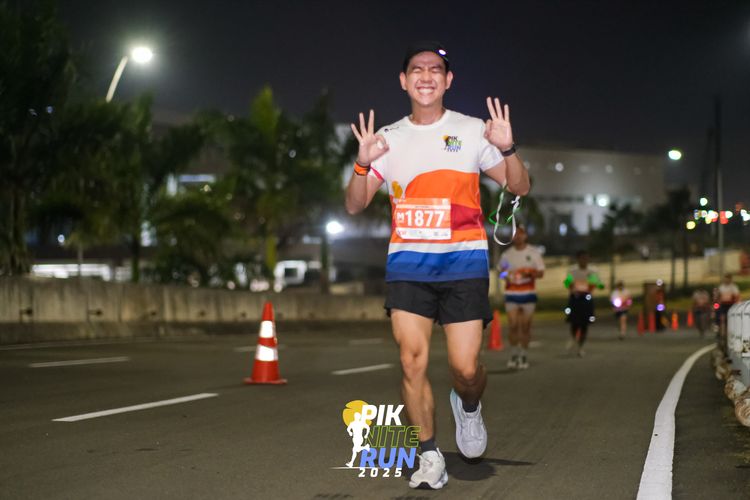Race photo from PIK NITE RUN 2025