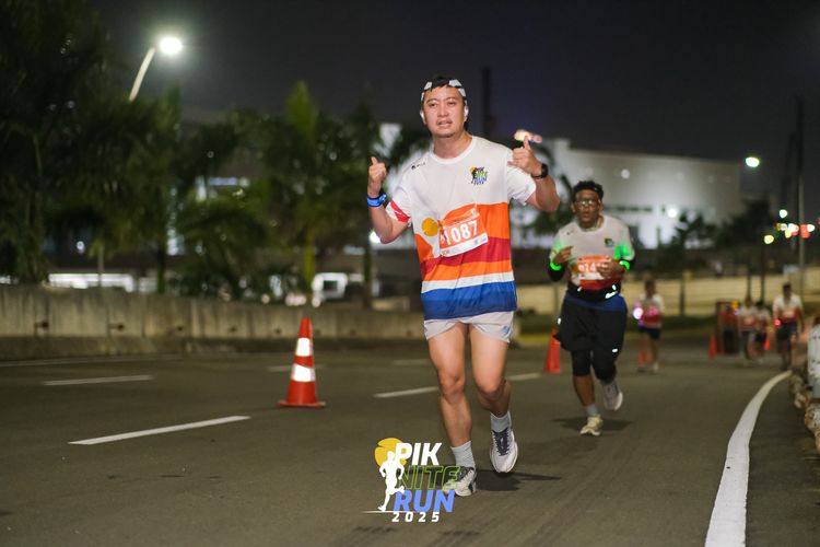 Race photo from PIK NITE RUN 2025