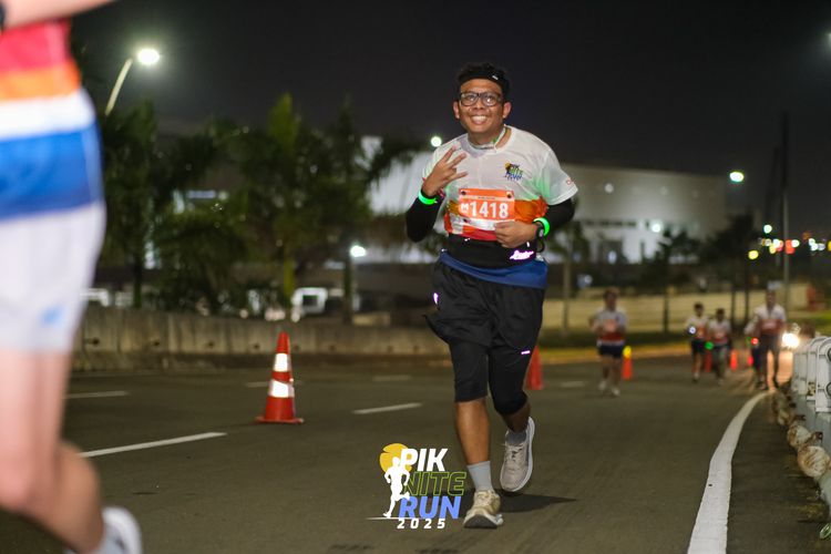 Race photo from PIK NITE RUN 2025