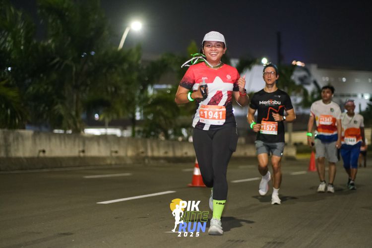 Race photo from PIK NITE RUN 2025