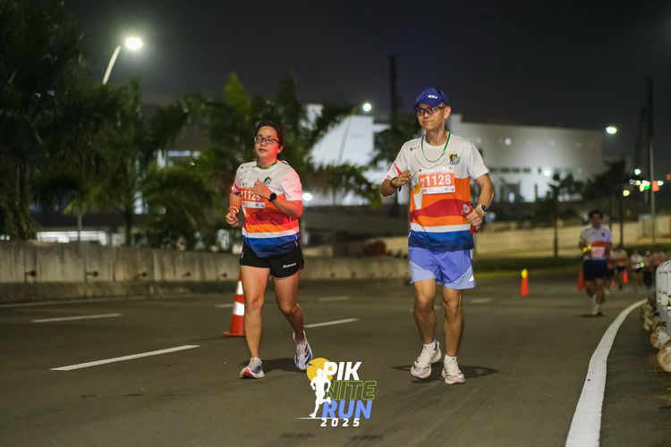 Race photo from PIK NITE RUN 2025