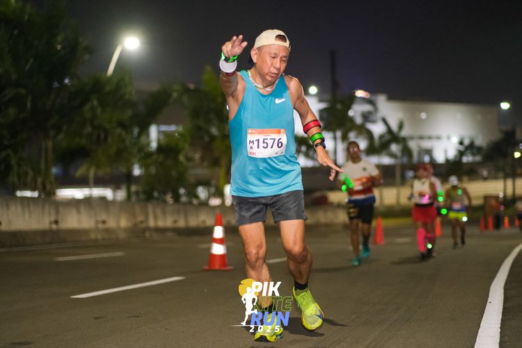 Race photo from PIK NITE RUN 2025