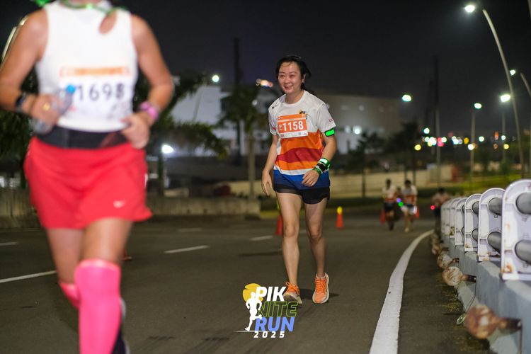 Race photo from PIK NITE RUN 2025