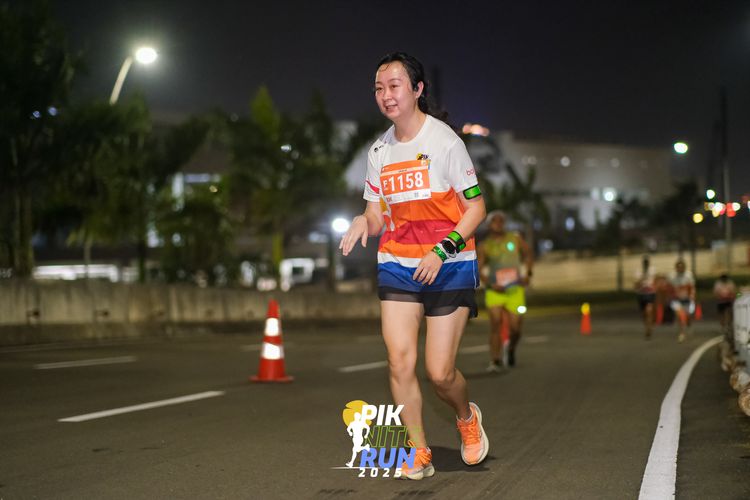 Race photo from PIK NITE RUN 2025