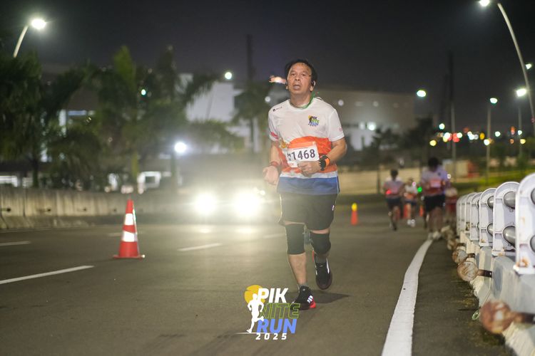 Race photo from PIK NITE RUN 2025