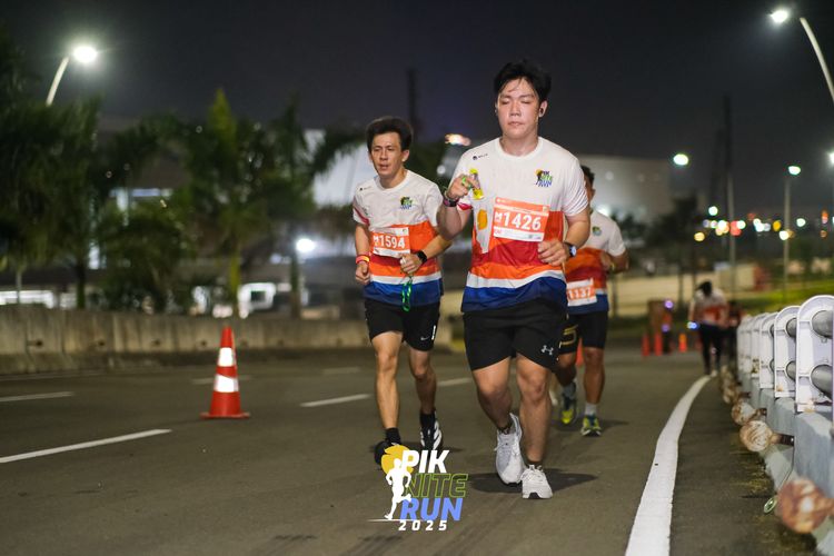 Race photo from PIK NITE RUN 2025